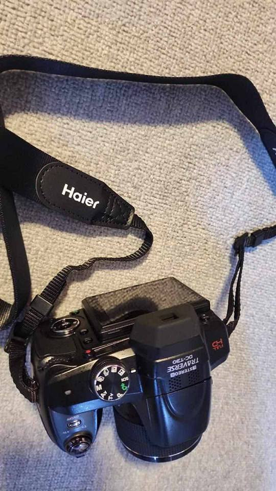 كاميرا هاير 30-DC كاميرا مناسبة للعائلة بسعر كلش مناسب 155 الفالنوع كاميرا دیجتال دقة الكاميرا : 18 ميغا بكسل تقريب العدسة : 36 قياس حساس الصورة: 2.31 انج حجم العدسة : 4-144 ملم فلاش داخلي يوجد نوع البطارية بطارية ليثيوم (120)
اللون اسود

المميزات كاميرا عالية الدقة 1080P Full HD بصمة التاريخ ، إزالة العين الحمراء تصوير فیلم قصير:

FHD:1920×1080 i601920×1080 p30 HD:1280×720 p60; 1280×720 p30 VGA:640×480 p30 QVGA:320×240 P120

______________

معلومات المنتج E80 :- 

النوع: كاميرا رقمية
التكبير البصري: 23x
البكسلات الفعالة: 500 مليون بكسل
البعد البؤري: 4-92 ملم
نوع البطارية: بطارية ليثيوم (CB-170, 1700mAh)
اللون: أسود
الفلاش المدمج: نعم

البكسلات المسجلة: 💪

FH: 1920×1080/30fps
HD+: 1280×720 60fps
HD: 1280×720 30fps
VGA: 640×480 30fps

المميزات: 
- دعم تحميل Youku
- التصوير الفاصل (1 ثانية، 3 ثواني)
- 3 ثواني ما قبل التسجيل
- وظيفة التصوير البطيء
- تقنية التركيز باللمس على شاشة LCD
- شحن USB
- نطاق التركيز 1.5 متر - ما لا نهاية
- الحد الأدنى لمسافة التركيز 10 ملم - ما لا نهاية
- صيغة التسجيل: فيديو AVI (H.264)
- وسائط التخزين: بطاقة SD/SDHC
- سعة التخزين 128 ميجابايت
- أقصى سعة مدعومة 32 جيجابايت
------------------------------
***********موجود واستاب وتصال
كاميرا هاير 30-DC كاميرا مناسبة للعائلة بسعر كلش مناسب 155 الف
