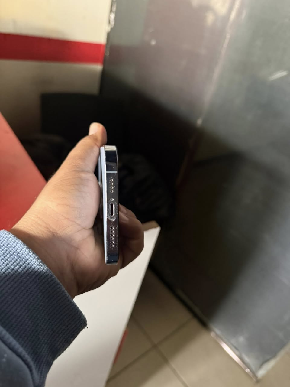 سلام عليكم ايفون 13 bro max شرق اوسط ممفتوح كارتونه موجوده شخط مبي مراوس بأحدث فقط مراوس مابيع ***********
