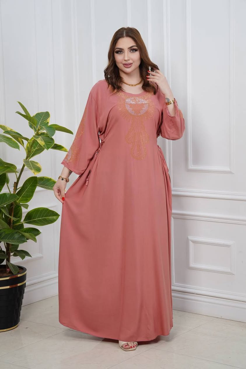 كلبيه كشمير ستراس ميوكع بلغسل خامه درجه اولى 
حزام بلجوانب برنسيسه 
⚜️سعر 15 🔥🔥⚜️
قياس   2XL 3XL 4XL 5XL
توصيل داخل الديوانيه الفين 
لجميع المحافظات 5000 
اختيارج المثالي للأناقة والراحة بنفس الوقت
مصنوعة من خامة ممتازة عالية الجودة، ناعمة على الجسم،
ما تكش ولا تذب لون حتى بعد الغسل 👌
متوفرة بـ 4 ألوان راقية تناسب كل الأذواق 
 
قصّة مريحة تناسب مختلف الأجسام وتبرز الجمال بذوق هادئ 💖
مخور عملية للبيت والمناسبات الخفيفة،
تلبسها وتكوني مرتاحة وأنيقة بنفس الوقت


**إذا كنت صاحب هذا الإعلان وتريد حذفه لأي سبب، رجاءا أرسل رسالة إلى الدعم الفني**