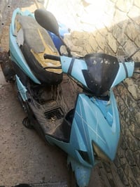 دراجات للبيع الزركه كايمه وام الماطور شغاله تحوير مضبوط  الزركه 125وام...
