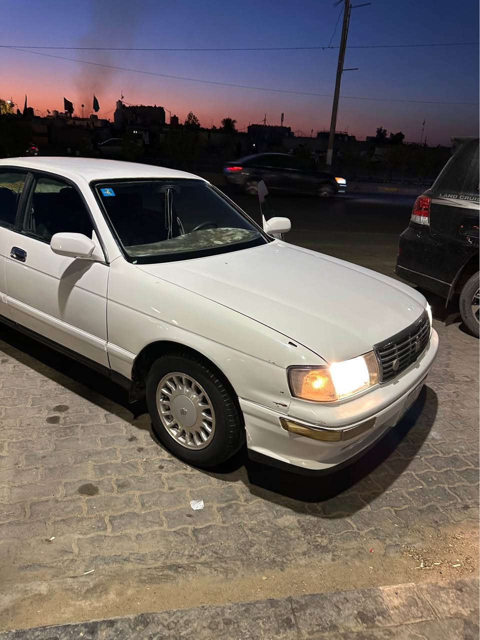 بطه فصل للبيع رقم بصره بسمي سنويه لل 2031 موديل 2000 مصبوغه عام السياره حلوه ومكفولة كصة ضربة قوية ونقل سعرهه 55 ورقه وبيهه مجال كير محرك كارتون والباقي شوفه العين العنوان بصره خمسميل هاتف *********** بي واتس البصرة, العراق
