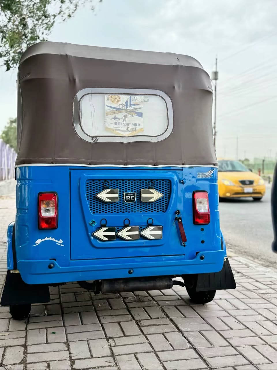 سلام عليكم تكتك البيع مديل23وعشرين مضلع تكتك نضيفه مكينته لا تنقيص ولا تبخير تكتك بلاديه مرقمه رقم وسنويه تاخذه كبل تطلع لشغل +الرقم***********السعر خاص
