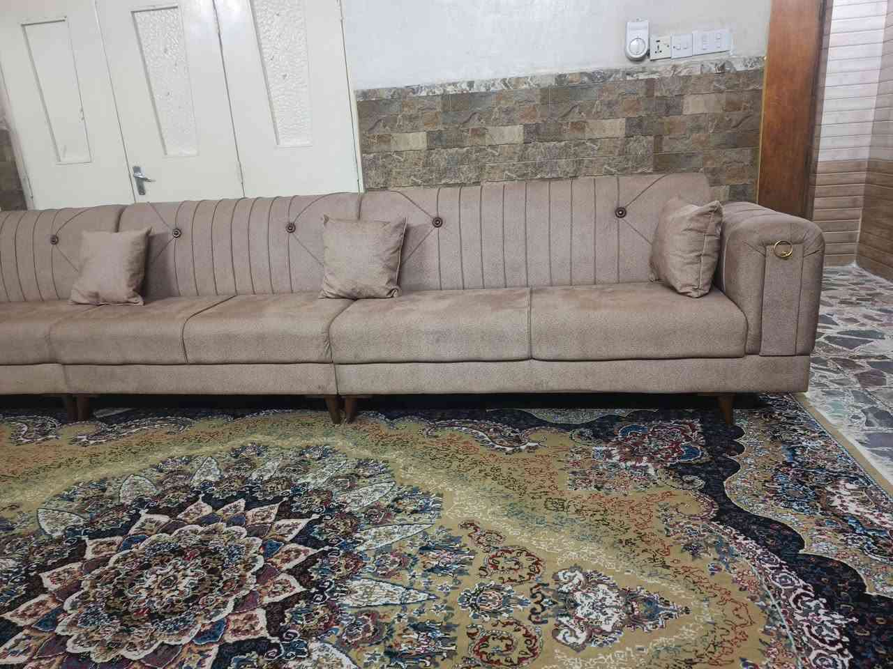 ديوان جديد ممستخددم العدد ٢ الواحد ٧؛ متر ٢ ١٤ متر سعر الواحد ٣٥٠ ‏‪***********‬‏
