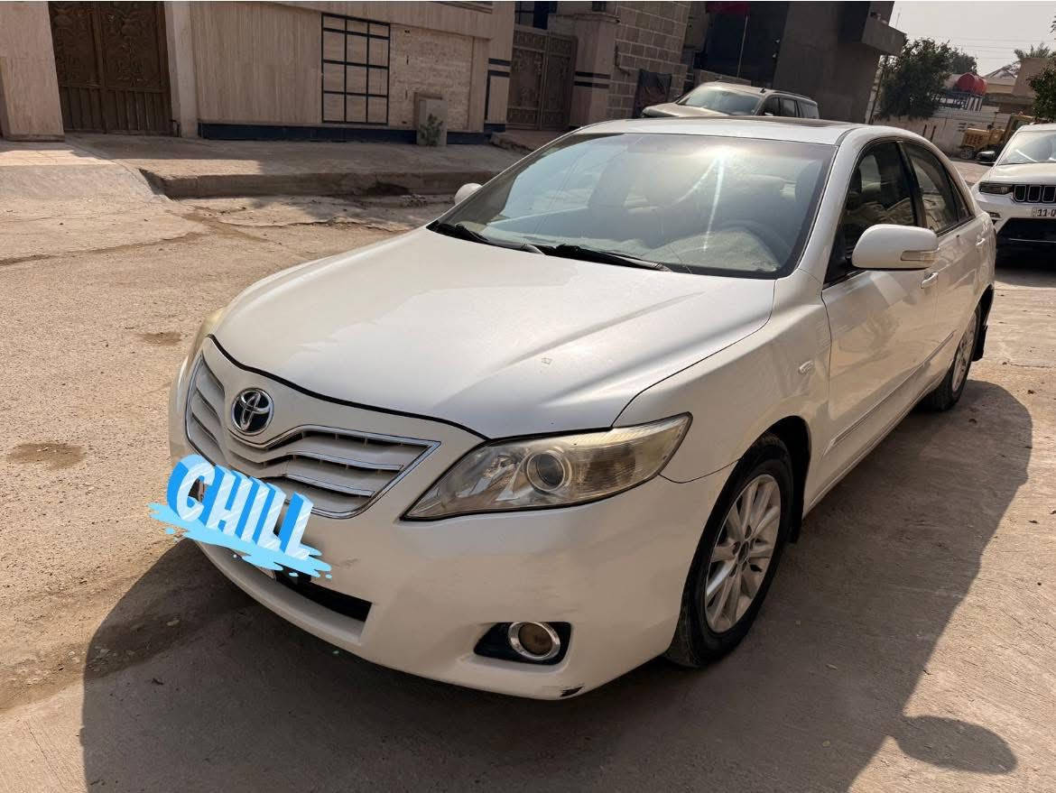 كامري 
2011 لون ابيض صدفي خليجي 
سيارة فتحة سقف بردة كهرباء كشن كهرباء 
محرك 2.4
بيه قطعتين صبغ 
وبيهة طخات بلباب مثل مموضح بلصور
رقم بغداد
0770 089 2840
السعر ١١٥ ورقه
