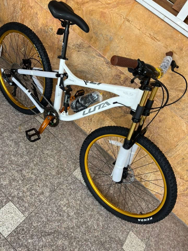 پاسكيلي جبلي تجميع صين اصلي فول كواليتي بةرز

ماركة LITA BIKE MOUNTAIN ⛰️ 

پيش دةبل

دواوة دةبل ماركة

استاب هايدروليك رون

تاية بالون ماركة كيندا

قياس ٢٧.٥

لاشة اسن

مكينة صوت

٩ گير👌💥

بو فروشتن لة هةولير 

♦️***********♦️
