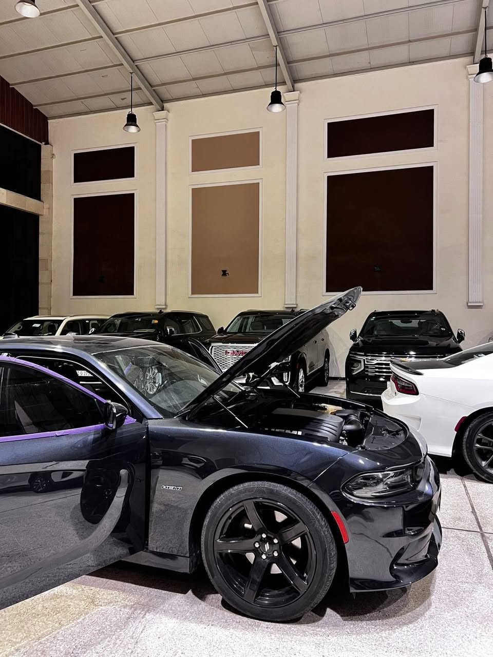 سلام عليكم تشارجر RT ماكس 
موديل 2018
سياره كلين بدون ايرباك بدون صبغ بدون تبديل بيهه مكان كد شبر BDR ومكان تكحيل كارت 
سياره لوك جديده مكينه كير بلاديات ومكفولات 
مواصفات فول للأخير نقاط عمياء تحديد مسار فتحه سقف كشنات تدفئه وتبريد وخزن ميموري كشنات حاضن جلد لايت زنون ستيرن تدفئه 
سياره ستوك ما عليهه اي برمجه 
سعر ٢١٥ 
***********
