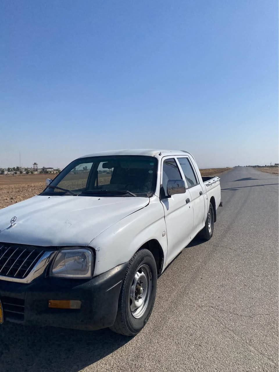 مستەربۆشی ٢٠٠١ سەنوی بەسەر جوە ساحیب سەیارە وەکالەی دەکە  سیستەمی غاز و بەنزینە و تەبرید سارد و گەرمە مەکینەی دەنگی هەیە و حیجام بۆیاغە *********** الحمدانية, نينوى
