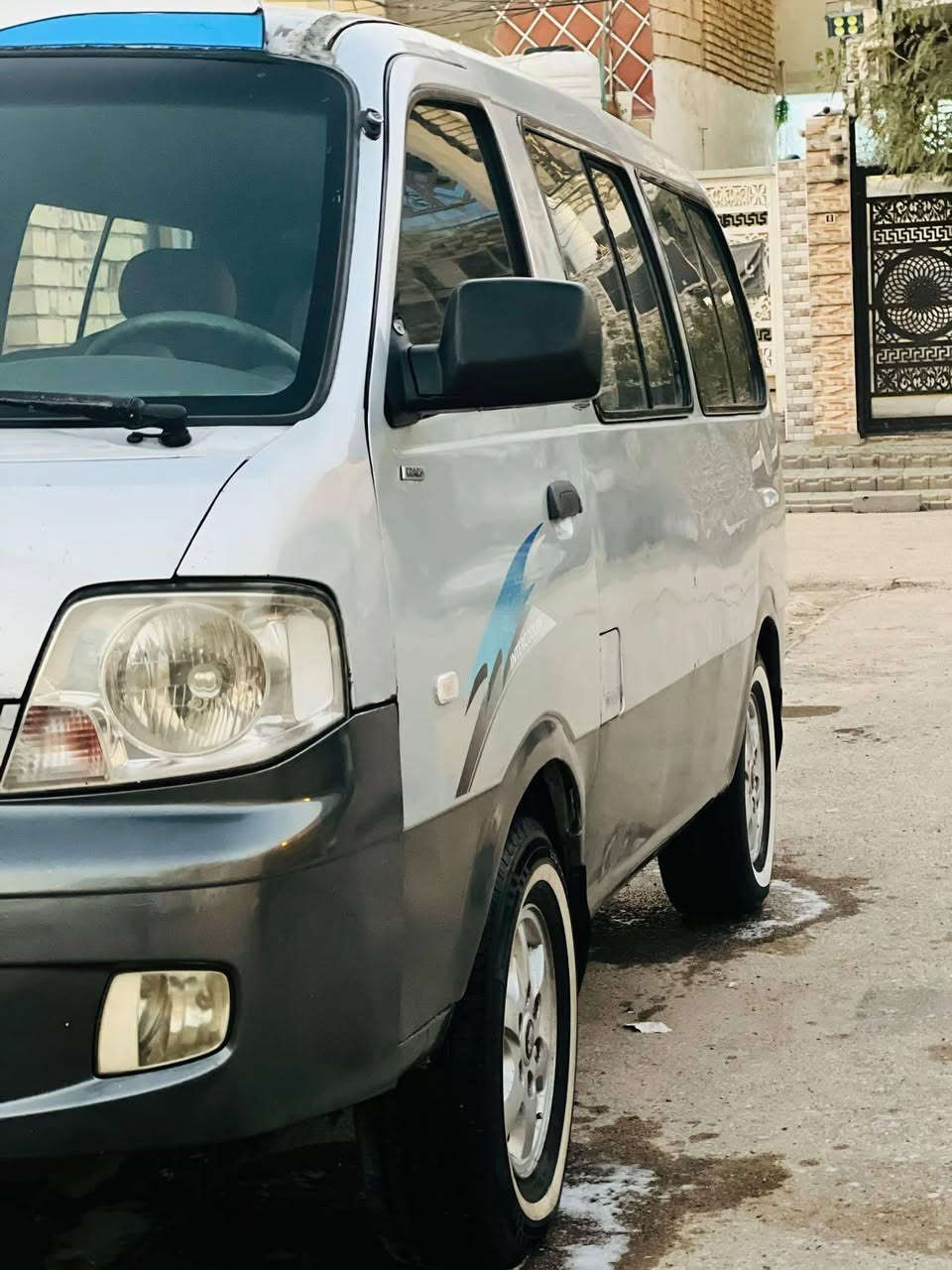 سلام عليكم للبيع 2005 رقم بصره بسمي سنويه ل 27 كير ومحرك واكسن مكفولات شواصي الوره معمرات ولباقي مكفولات سياره مصبوغه حزام جماليه  بم ونوزل قم 10 ايام شادهن جدد المكان النجف الاشرف السعر 132 وبيهه مجال قليل الرقم ***********
