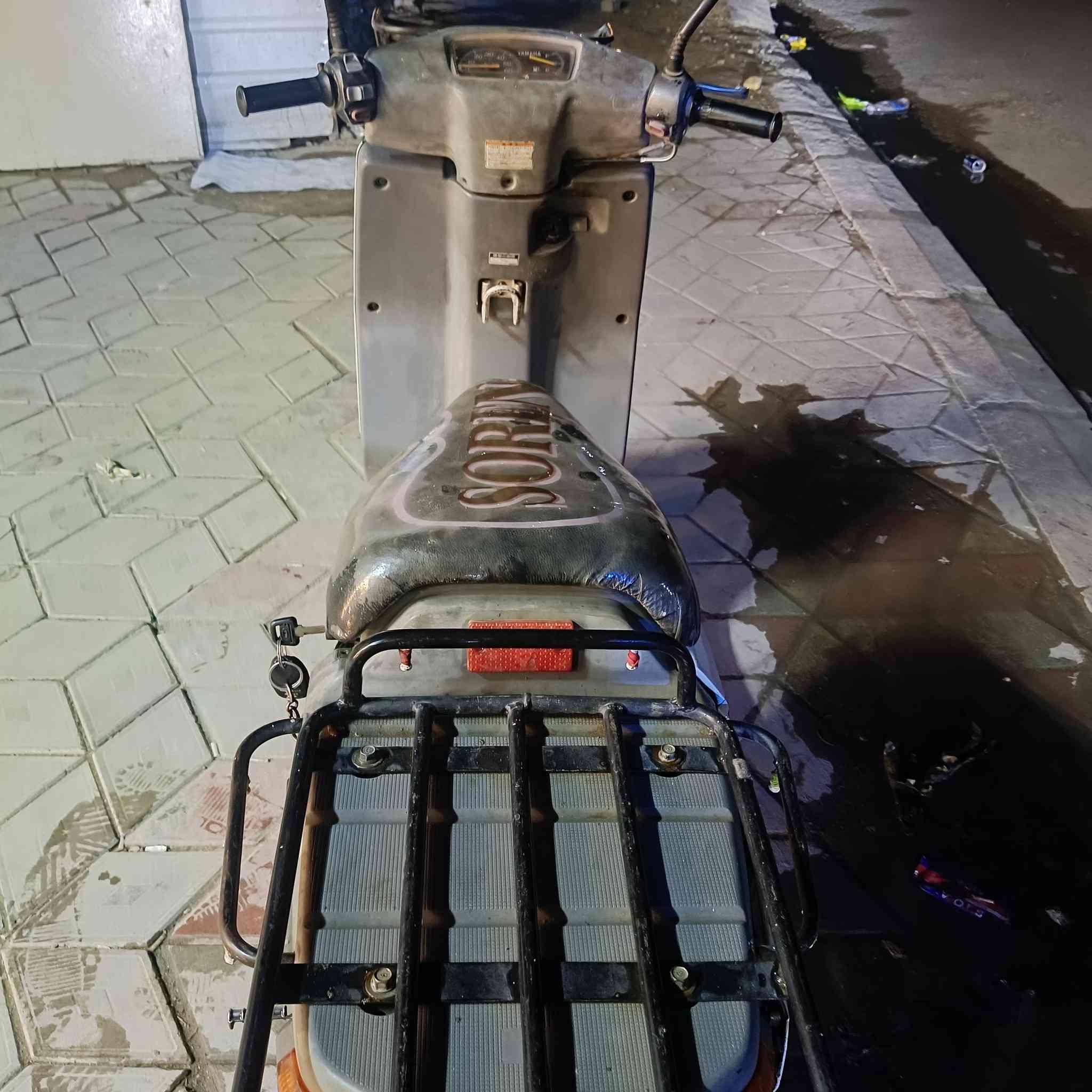 سلام عليكم
دراجة بيكم البيع( كوم حديد ) 
نقص الكفر الصفح 
كابريتر تعبانة وبلك معمي 
ما فارغ الها بغداد المشتل 
الاستفسار خاص
***********
