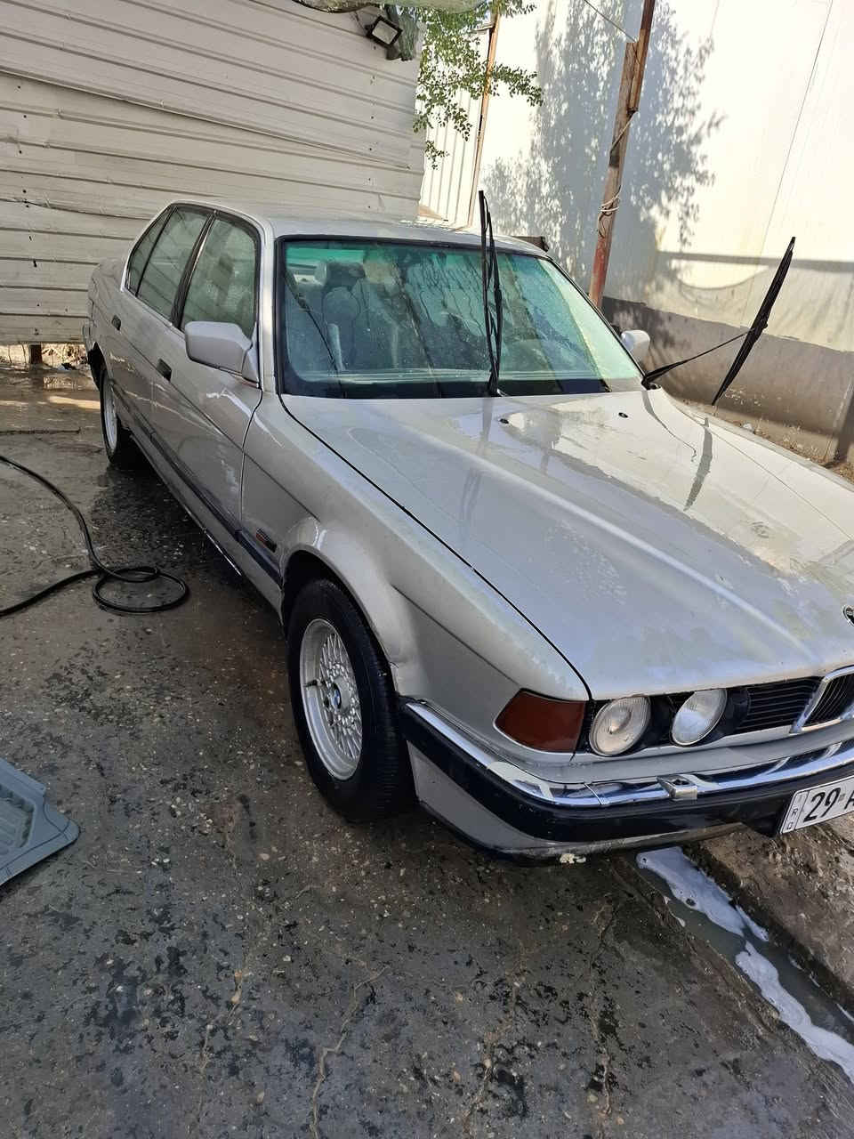 بيم حجم ٧٣٥ رقم نكليزي بسمي سياره جاهزه تبريد شغال كير محرك جيد جدا محرك ٣٥٠٠ كهربايات كلها شغاله السعر 40 وبيه مجال رقم تلفون ***********
