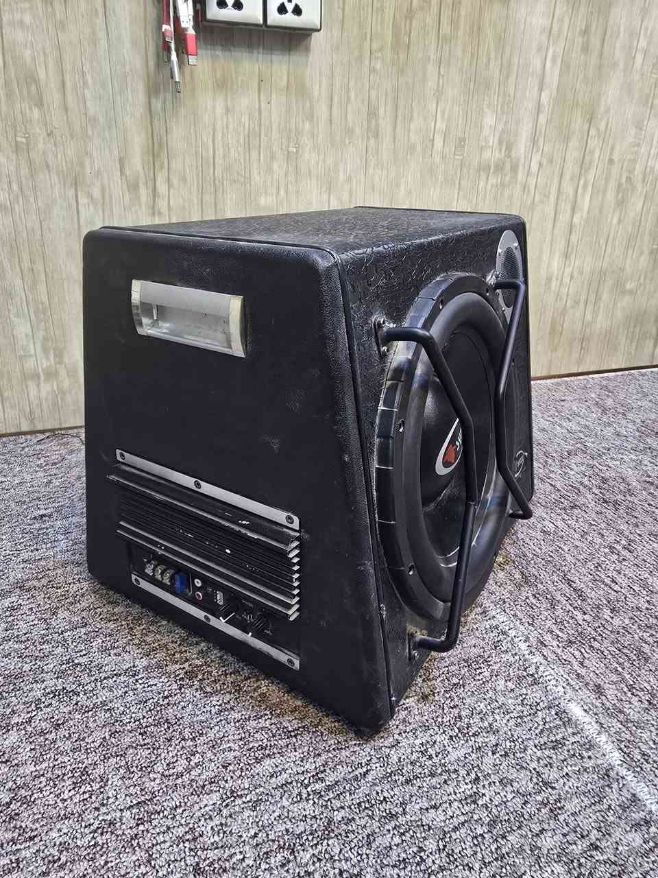 السلام عليكم
من رخصه الادمن....  مظخم للبيع جاهز وشغل  يرهم على جميع السيارات حديث و قديم فول الفول نظيف فول صوتو كلش عالي......  السعر خاص.. 
آوٌ آتٌصّلَ عٌ آلَرقُمً ***********
