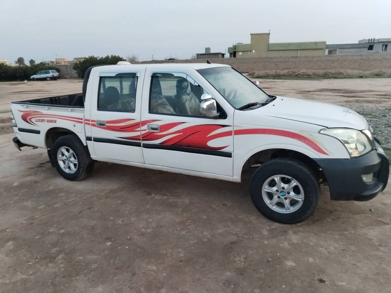 السلام عليكم بيكم كنو موديل2006 رقم دولي سليمانيه شرط بدون صبغ وكاله سبير منازل شرط الوكاله وتحويل السعر 50 وبيه مجال رقم الهاتف ***********
