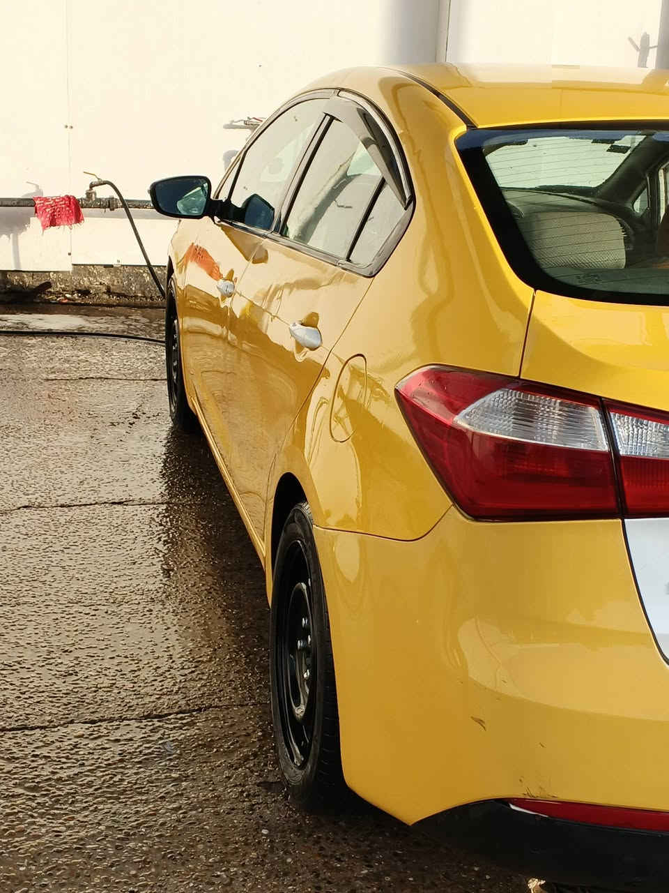 سلام عليكم فورتي 2014 بيهه جاملغ وباب الأيسر وشويه من البنيد تبريد ثلج +لايت عادي ناصي زنون + باتري جديد السعر 100وبيهه مجال الاستفسار ***********
