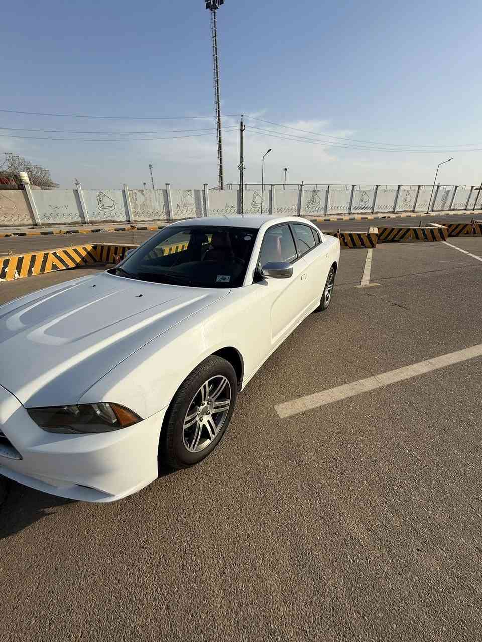 سلام عليكم جارجر 13رقم ربيل الجديد بسمي وارد كندي 🇨🇦 محرك كير  اكسل حداديه جديده تخم تاير جديد ويل خليجي 18 سعره 165 بيع فقط ***********
