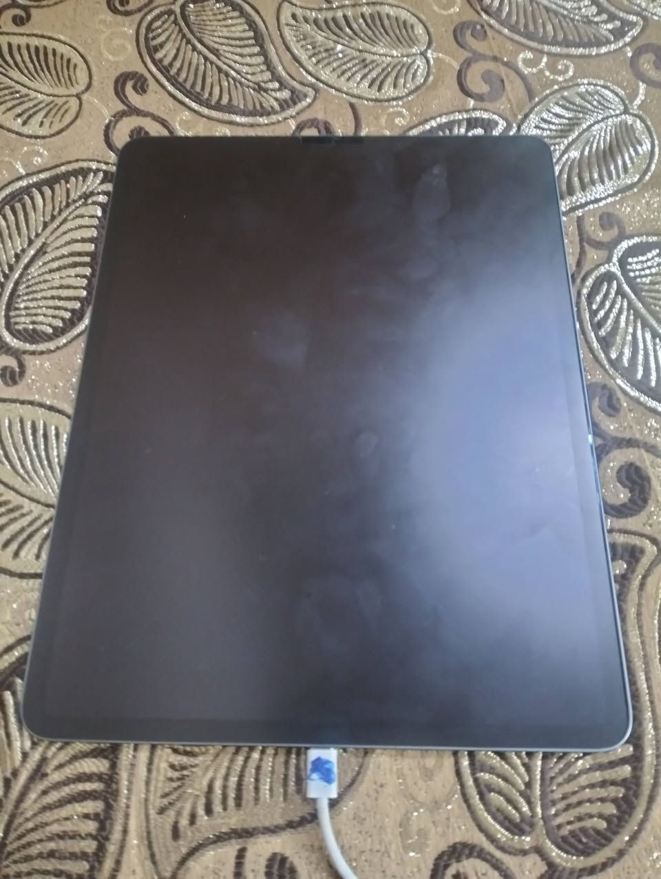 السلام عليكم  ايباد جيل 18 11 برو نظيف ما بي شيء شرط البطاريه 80 الذاكره 64 لعبه ببجي 120 فريم والسعر  500 50 الرقم الموبايل واتساب ***********
