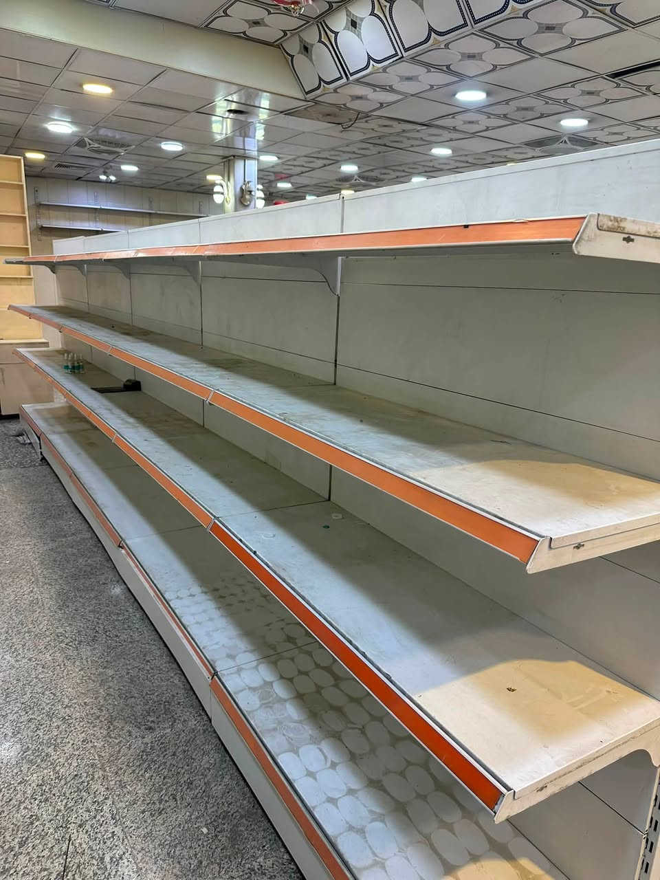 📢 عرض مميز من بغداد - الكاظمية!
تتوفر لدينا الآن تشكيلة مميزة من رفوف السفينة (منشأ صيني، درجة أولى - ثقيلة ومتينة) بالإضافة إلى سلات جبس بتصاميم عملية وعصرية.
✅ المواصفات:
 النوعية: صيني ثقيل (درجة أولى) لضمان التحمل والاستدامة.
 الاستخدام: مثالية للمحلات التجارية، المخازن، أو تنظيم المنازل.
📍 الموقع: بغداد - الكاظمية.
📞 للاستفسار عن الأسعار أو طلب الحجز، يرجى التواصل عبر الرقم (اتصال أو واتساب):
***********
سارعوا بالحجز فالكمية محدودة!

