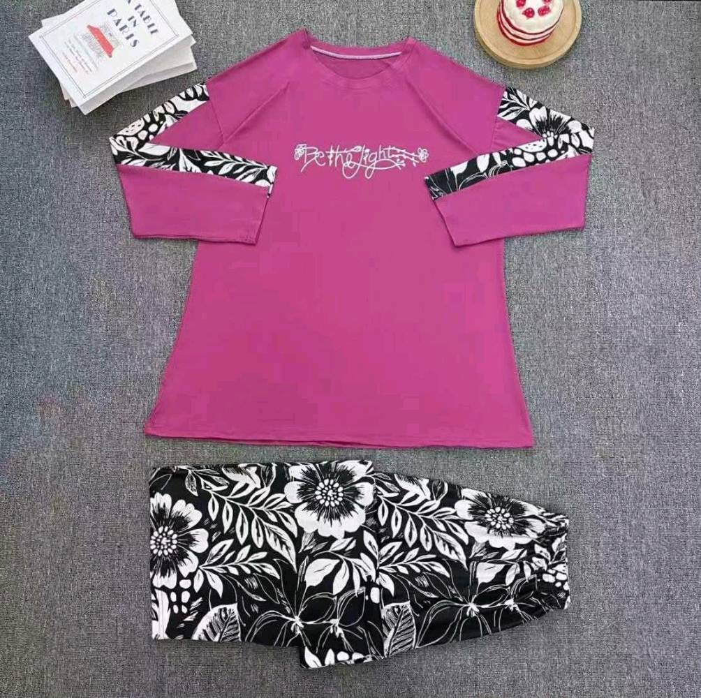 تراك نسائي فانيله زبدة الفول
قياسات خاصه وعادي
للحجز والاستفسار التواصل ع الصفحة 
ما هي المادة المصنوع منها القماش؟: 
فانيله زبدة 
أين يقع مكان البيع؟: 
نجف 
هل هناك عروض خاصة عند شراء أكثر من قطعة؟: 
قطعتين 15الف 
ما هو سعر كل بدلة؟: 
8