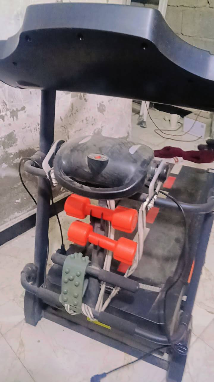 سلام عليكم جهاز جري للبيع استعماله قليل سعر 400 او بيي مجال  استفسار ***********
