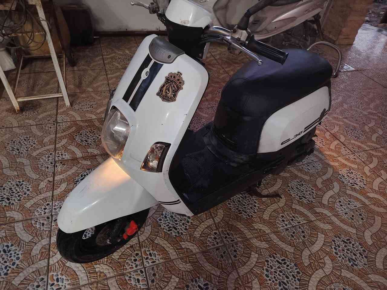 السلام عليكم للبيع ماكس بوليسي دراجه نضيفه جدا كل نقص مابيه قبل شهرين ماخذه عنوان حله خلف مدينه حمورابي ***********
