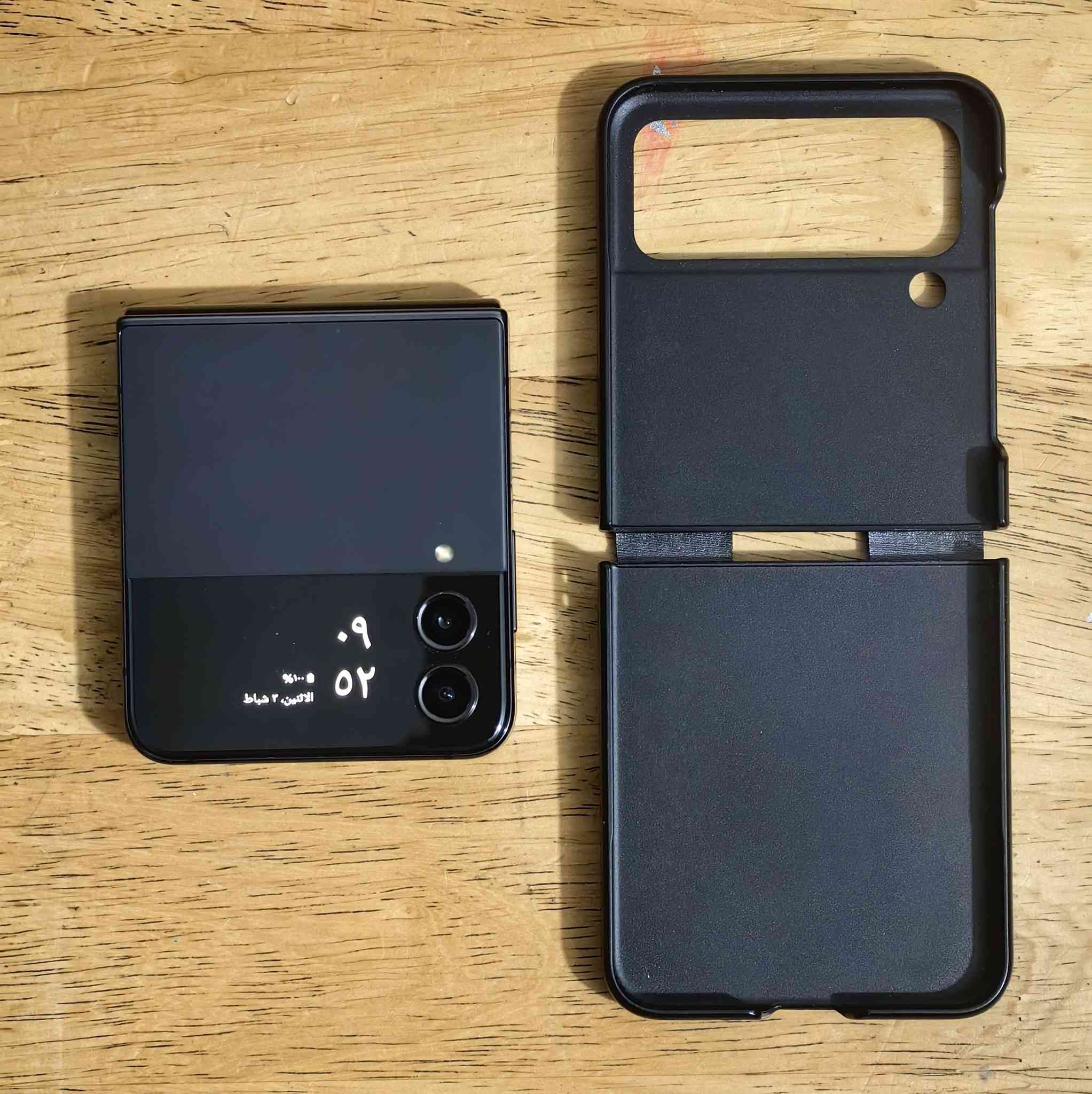 Galaxy z flip 4
كـالكسي زد فليب 4 5g
ذاكرة 128 عشوائي 8+8
معالج سناب دراجون 8 جيل 1 بلص
شاشه داينمك امولد 120 هيرتز
سماعات ستيريو
ipx8
كاميرات من مستشعر سوني 12+12 يدعم 4كي 60 اطار
اماميه 10 يدعم 4كي
بطاريه 3700 بقوة شحن 25 واط ولاسلكي 15
نظيف جدا فقط جهاز وحافظه جلد
بيع او مراوس


**إذا كنت صاحب هذا الإعلان وتريد حذفه لأي سبب، رجاءا أرسل رسالة إلى الدعم الفني**