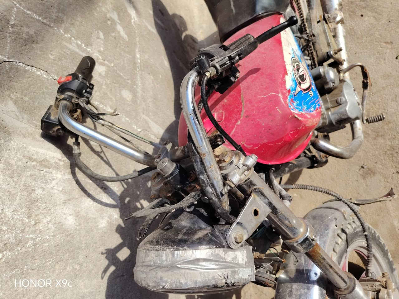 سلام عليكم دراجهشغاله نهضه حلوه سلف بس كهربائيات مفلشه وراق بيهة بس بدون مكاتبه بيهة بخار ب150قفل مكان كربلاء حي النضال ***********
