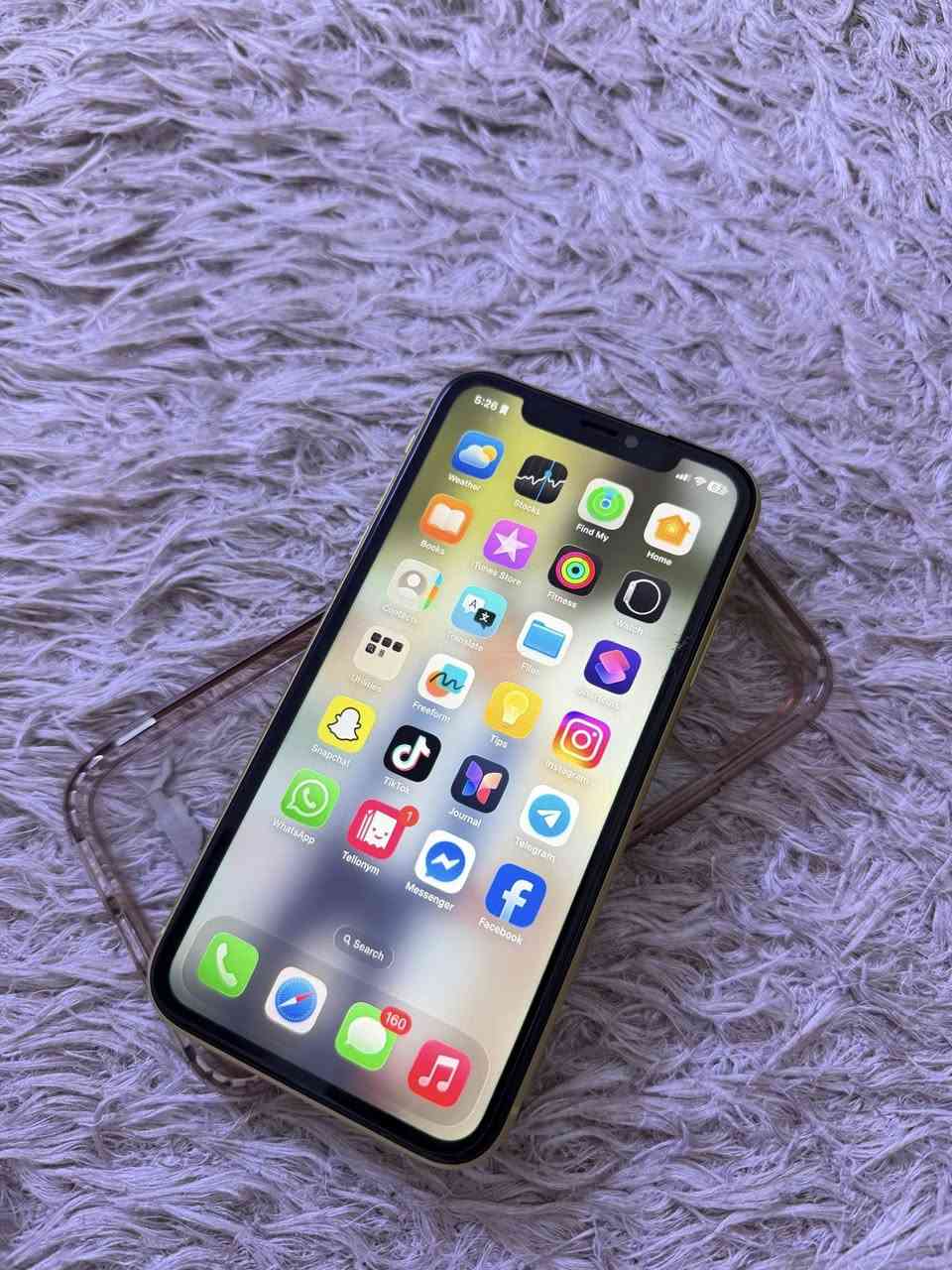 السلام عليكم
ايفون 11 العادي ذاكره 128 

بطاريه 76 

* فقط شي كلش بسيط بالشاشه نقطه بنفسجيه 

ممبدل بي اي شي  نظيف كلش حلو

سعره ٢٥٠ الف 

***********
