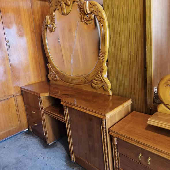 غرفه #صاج_تفصال_حطاطه_خشب_ثقيل 👉🏻
كنتور سته باب ملحق 
زاويه 
ميز تلفوزن+تلفوزن ويا👉🏻
زاويه 
ميز مرايه 
#غرفه تكمه داخل وخارج صاج عراقي 
عنوان #جلولاء_سوق السبت محل ركن ابيض بصف ابو السمج بل ضبط يتوفر توصيل لجميع مناطق ديالى بسعار مناسبه #للتواصل_واتس او تصال 
***********
