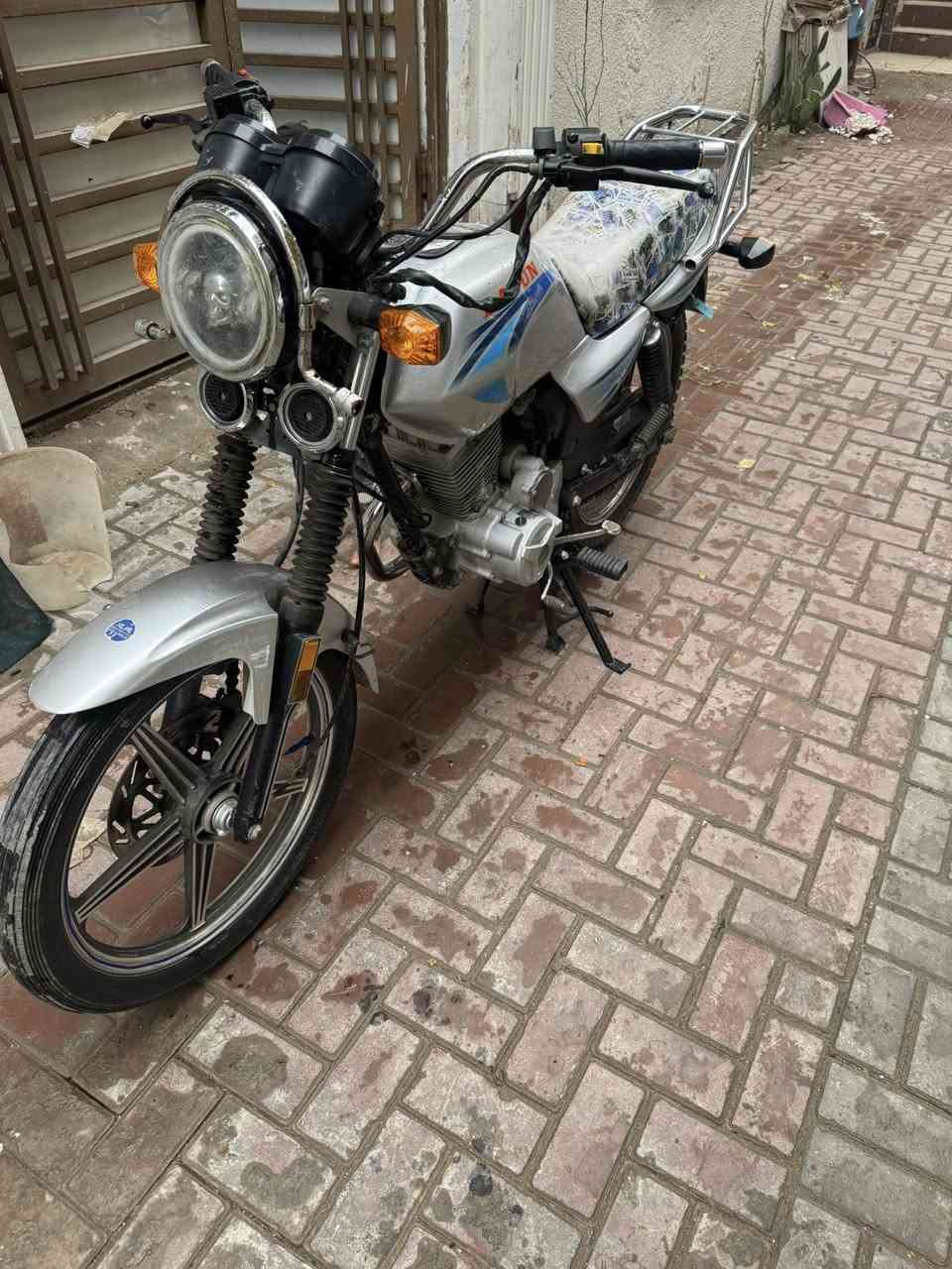 سلام عليكم دايوان عضم للبيع موديل20223 مرقمه كهربائيات كلها شغاله الدراجه تاخذها جاهزه مثل ماموضع كدامك مكاني كربلاء باب طويريج للاستفسار اتصل ***********
