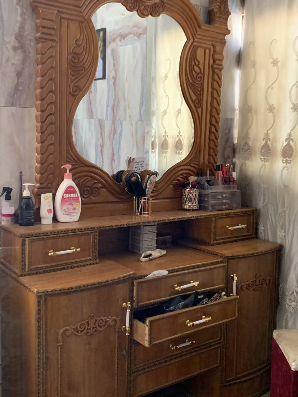 سلام عليكم غرفة عراقي تفصل.  داخل وخارج صاج ثكيلة ما تتحرك.  مكاني بغداد بلديات سعر مليون و ٣٠٠ شراي يتصل ويدلل ***********
