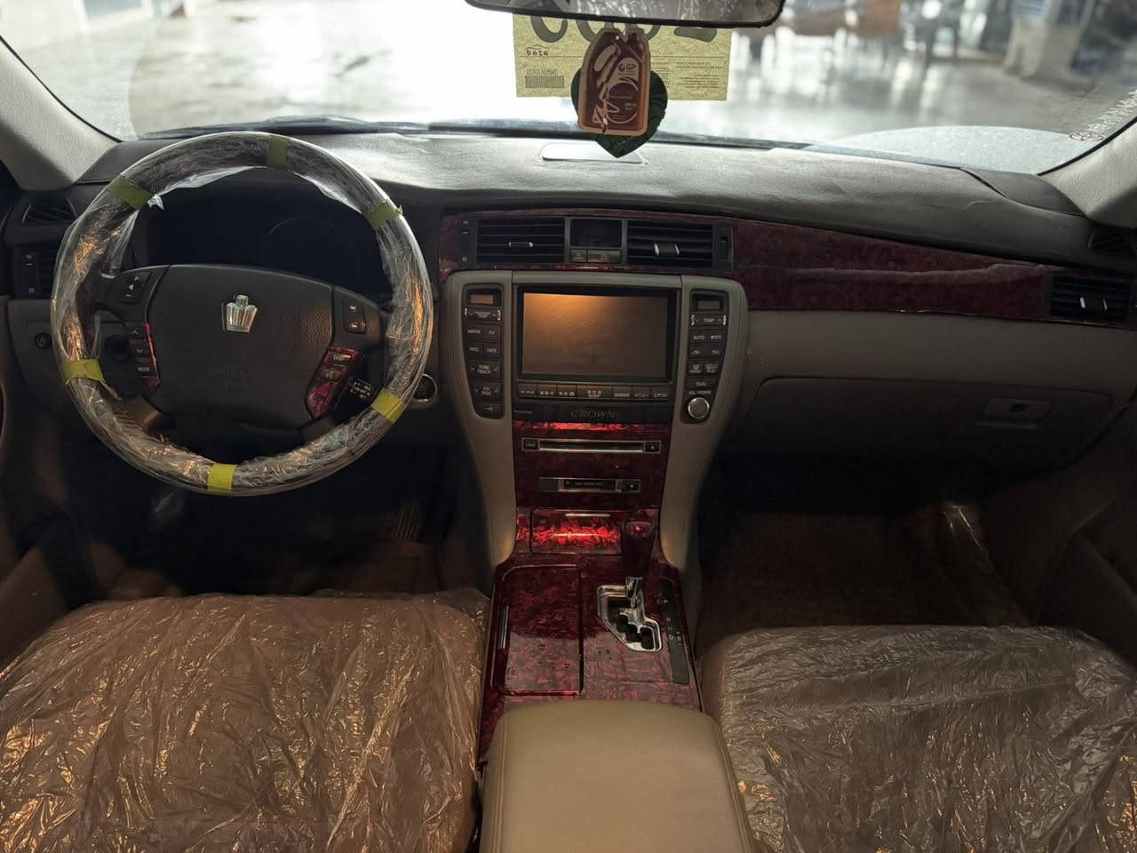 به ناوی خوای گه وره. 

شاهینه 182 بێ دوکه ڵ بۆفرۆشتن بڕاوه بڕاوه
مۆدێل 2005. سه یاره که ڕۆنو هایدرۆلیکی خاوێنه 
تایه و ویلی سپۆڕتی دووسایزی له سه ره کاره بایو گێڕو مه کینه ی به شه تر. ساردو گه رم به شه رت 
سه یاره که  زۆر به قوه ته.  پێشی که پسه. 
دواشی. پشتی سه کن. ده عمێکی هه یه. 
شوێن سلێمانی نرخی 46گه ڵا مه جال 
گۆڕینه وه ناکه م به س فرۆشتن


**إذا كنت صاحب هذا الإعلان وتريد حذفه لأي سبب، رجاءا أرسل رسالة إلى الدعم الفني**