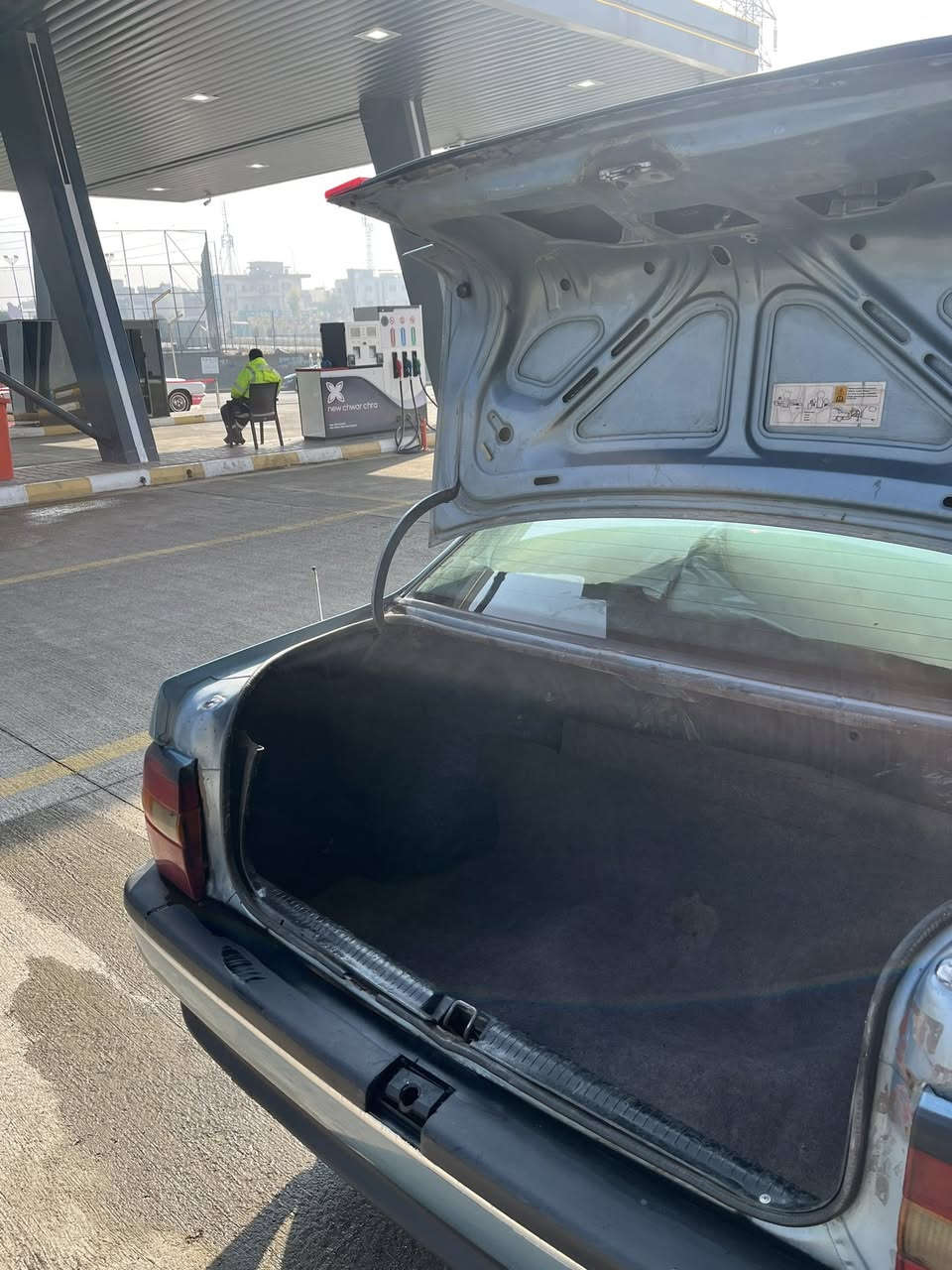 ئۆپڵ مەکینە ١٨ مەرخوب بێ دەعمو لێدراوی بێ ڕزیوی ماشاللە زۆر جوانو پاک ماوەتەوە بێ مەسرەف سەنەویو وەکالەتی لەگەڵە گێرو مەکینە بە شەرت  تایەو ویلی لۆکی بۆ بەستراوە 
لە سلێمانیم *********** 
٢٥ گەڵاو مەجالێکی برایانە
