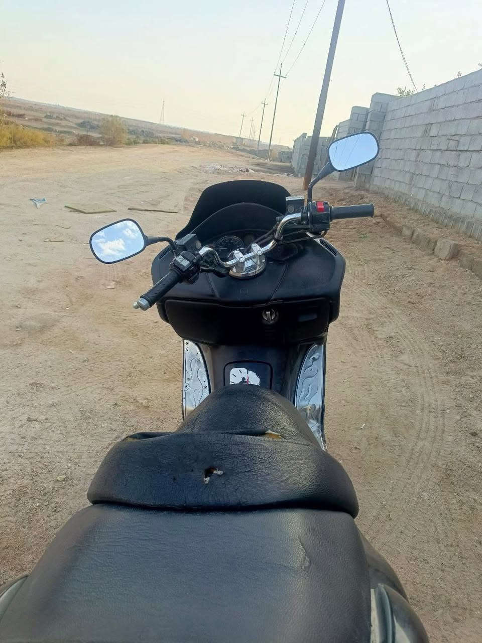 سلام عليكم
فورزه للبيع 
دراجه كامله مكمله من كلشي 
من ضفيره 
من مكينه (مفتوحه) 
تاير خلفي جديد 
حساس شغال 
بيه كفر جانبي تعبان بس هاذ 
دراجه شلعه شك لكاع  
دراجه نضيف حيل من ناحيه لمكينه وكفرات 
ترايك للبصره تجي وتفحص 
دراجه لا تبخير ولا نضوح   
سعر 950بيها مجال للشراي 
مكاني بابل محاويل طريق سده 
للستفسار *********** (((((((مكلف بلنشر ))))))))
