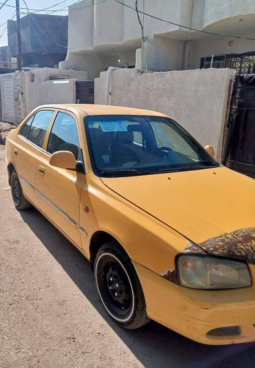 فيرنا مديل ١٤ للبيع.. سيارة ضربته واضحه بالصور غير معيودة تحتاجله ادامه وفلوس الادامة منزله من سعره.. السعر النهائي ٥٥ ورقة.. المراسلة على الواتساب ***********.
