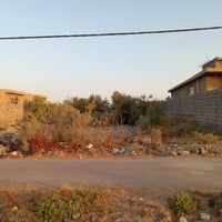 قطعة ارض للبيع مساحتها 300 واجهة 15 نزال 20 سند 25 خدمات تبليط ماء كهر...