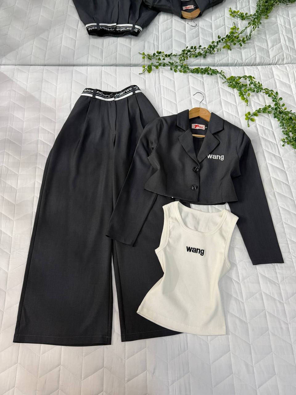 طقم 3 قطع  دابل تركي

القياسات 38 40 42 44 46 48 ✨

السعر 38


**إذا كنت صاحب هذا الإعلان وتريد حذفه لأي سبب، رجاءا أرسل رسالة إلى الدعم الفني**