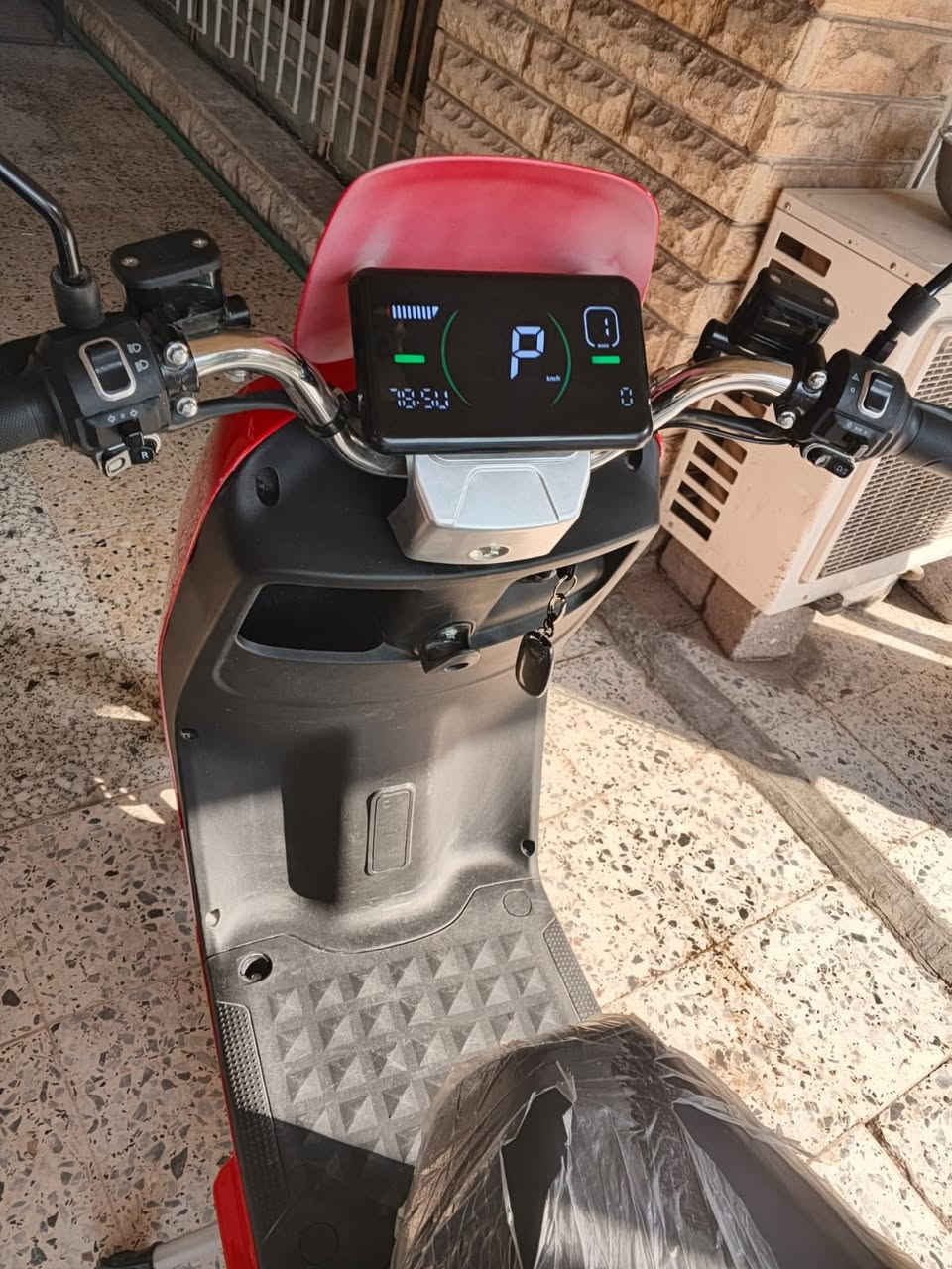 سلام عليكم دراجه لبيع بوليس شحن شركه بغداد سته بطاريات مشيه 40كيلو ملف 2000مكان بغداد حي اور سعر 700 وبيه مجال رقم هاتف ***********
