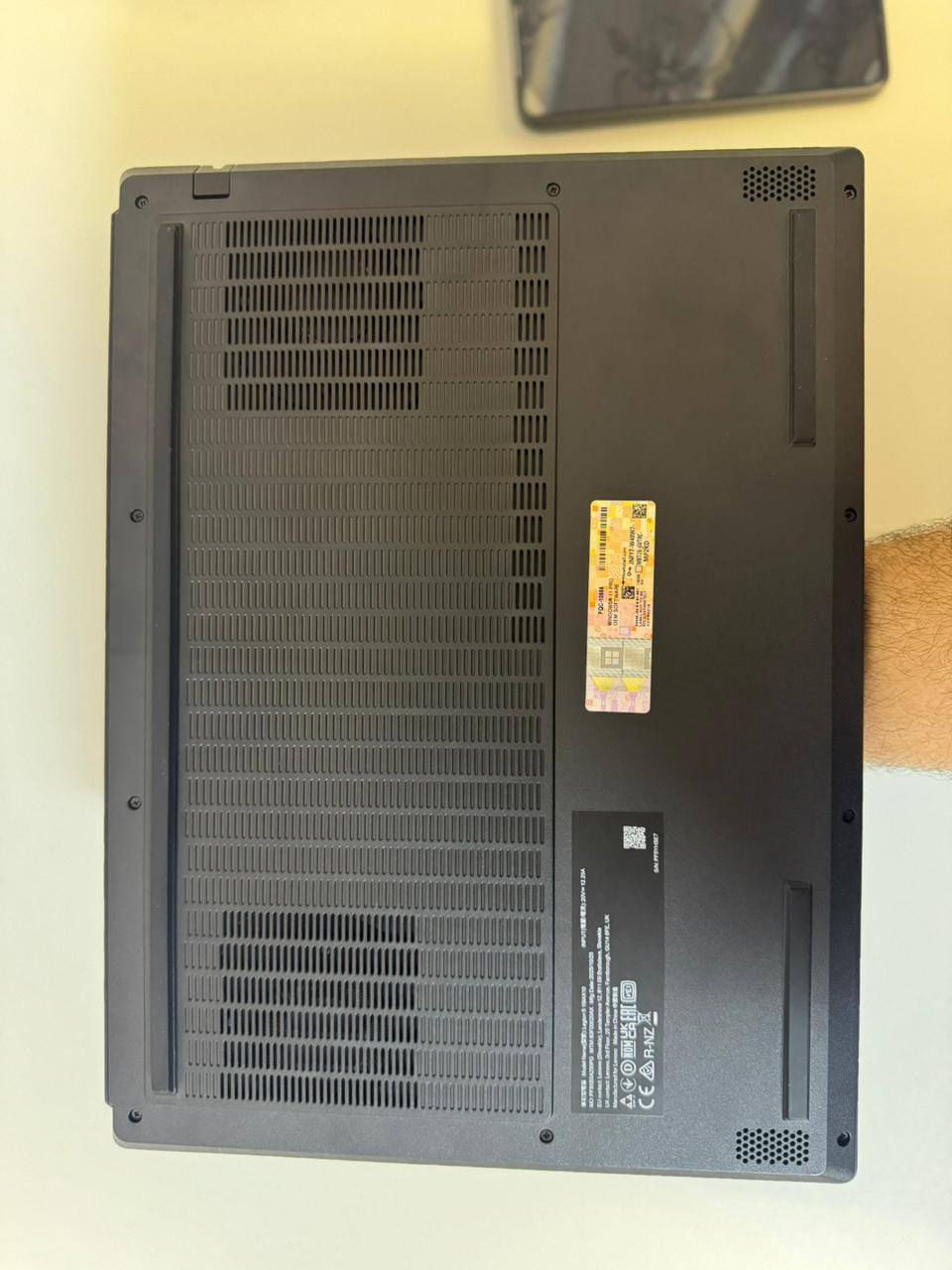 مرحبا. labtop lenovo legion 5 للبيع الاستخدام اقل من 48 ساعة
Lenovo Legion 5 15IAX10

CPU - Intel® Core Ultra 9 275HX 

GPU - NVIDIA® GeForce RTX™ 5070 8GB GDDR7

15.1" WQXGA 2k 165Hz, hdr 

RAM - 1x 32GB SODIMM DDR5-5600 

STORAGE - 1TB M.2 2242 PCIe® 4.0x4
 مكاني بغداد  
متواجد واتساب ***********
                        ***********
