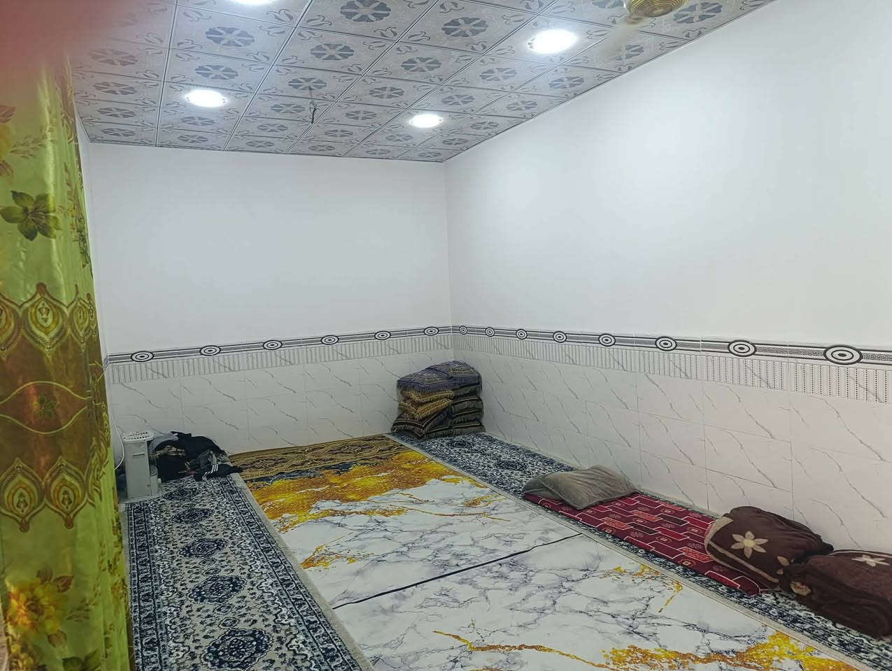 👋سلام  عليكم ♦ #مكتب_عقارات_الهمام_1♦دار للبيع  

      ♦#كل_شيء_بالتخمين__الا_العقار_بالتثمين♦

💵💵💵#السعر_البيع_70مليون  مع مجال التفاوض 

دار للبيع مساحة 250م 
اساس صب بناء بلوك سقف عكاده 
 
يحتوي 2غرفة نوم  صاله استقبال مطبخ صحيات داخل وخارج ارضيه بورسلين جدران سيراميك 
تسليم مباشر 

🌏#الموقع__الكوفة  شارع المطار شارع حاتم الخير 

لتواصل والاستفسار مراجعة ♦#مكتب_عقارات_الهمام_1♦ الكائن في #الكوفة #شارع المعمل قرب مستشفى البيطري 
*********** واتساب  وا اتصال 
    ♦نستقبل عروضكم مدار 24 ساعه
