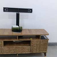ميز تلفزيون • قاعدة تلفزيون • نظيف