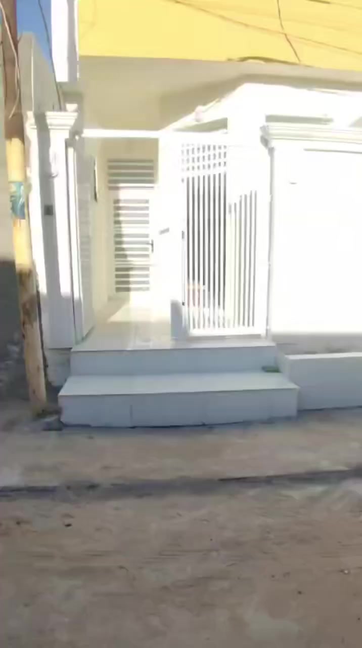 دار 100 متر طابق ونص للبيع حي المكرمه منطقه 8تالاف الاستفسار ***********
