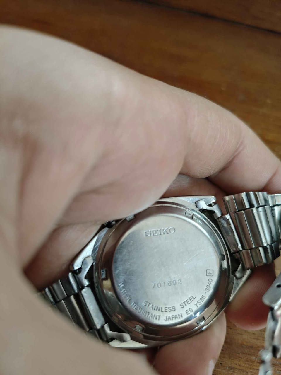 الماركة والنوع: Seiko 5 Automatic (سيكو 5 أوتوماتيك).
نوع الحركة (المكينة): أوتوماتيكية بالكامل (Caliber 7S26) تحتوي على 21 جوهرة (21 Jewels) لمنع الاحتكاك وزيادة دقة العمر الافتراضي. الساعة تعمل بحركة المعصم ولا تحتاج لبطارية. كركوك, العراق


**إذا كنت صاحب هذا الإعلان وتريد حذفه لأي سبب، رجاءا أرسل رسالة إلى الدعم الفني**