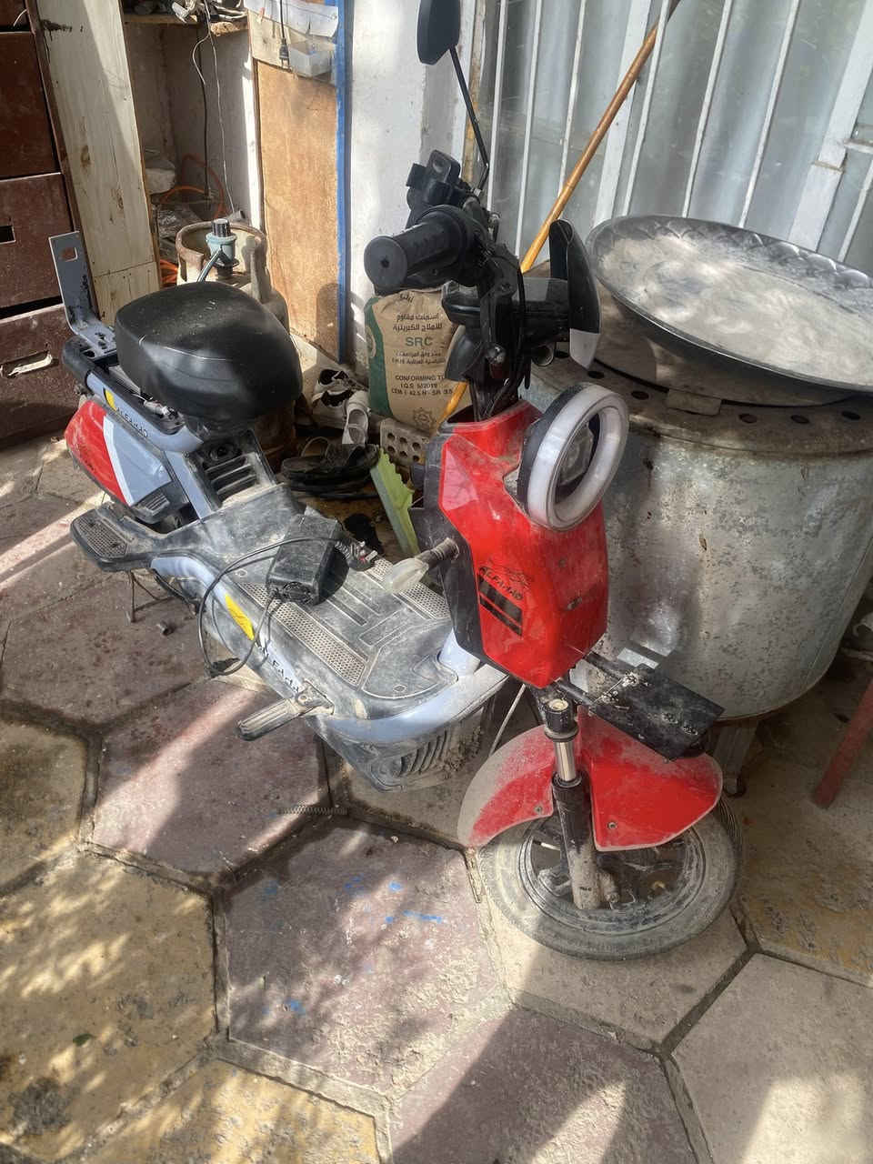 السلام عليكم
دراجه شحن للبيع ماصارلها فتره من اخذتها بطاريات بعدهن جدد بس الدراجه مهموله نقصها كشن خلفي فقط شاشه بلوتوث 4 نمر 5 بطاريات سعره 250 وبي مجال بسيط رقمي ***********
