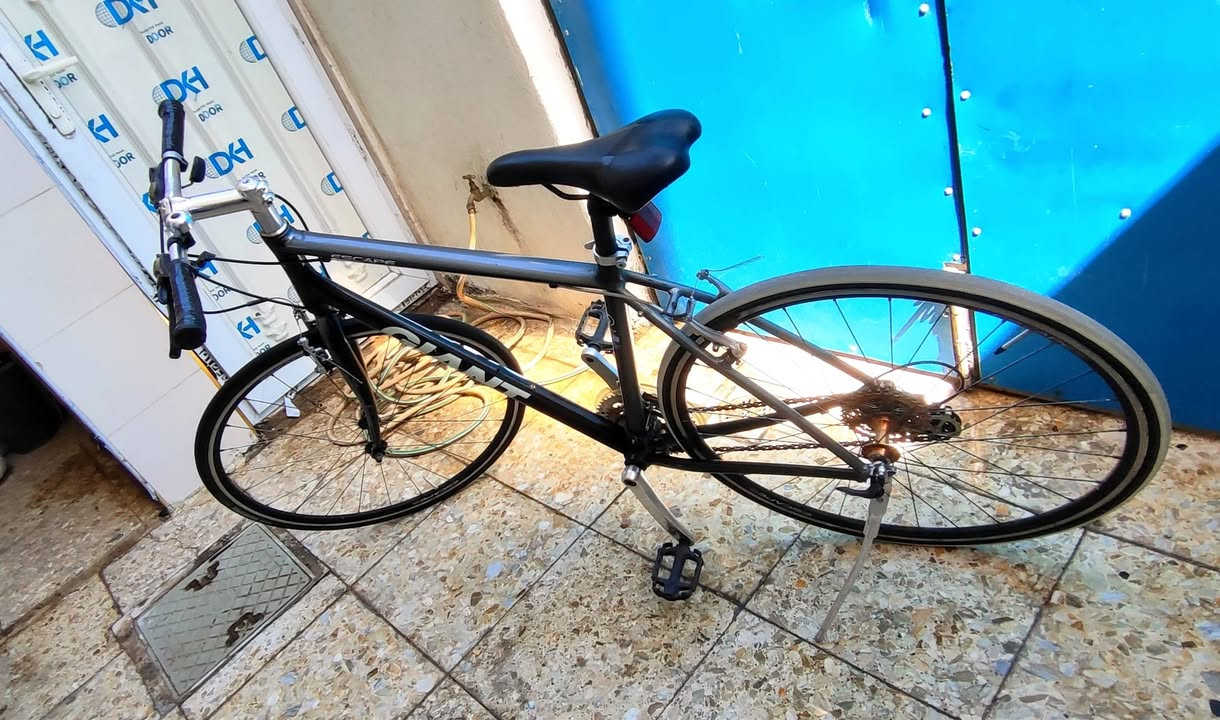 السلام عليكم
بايسكل C700 باله ياباني أصلي "للبيع"
ماركة جاينت العالميه
ألمنيوم بالكامل خفيف جداً 
حجم 28
شيمانو 
گير 3×8
المكان بغداد الحريه 
السعر 215 ألف وبي مجال بسيط للطيبين 
للتواصل ***********
أو على ماسنجر 📞
