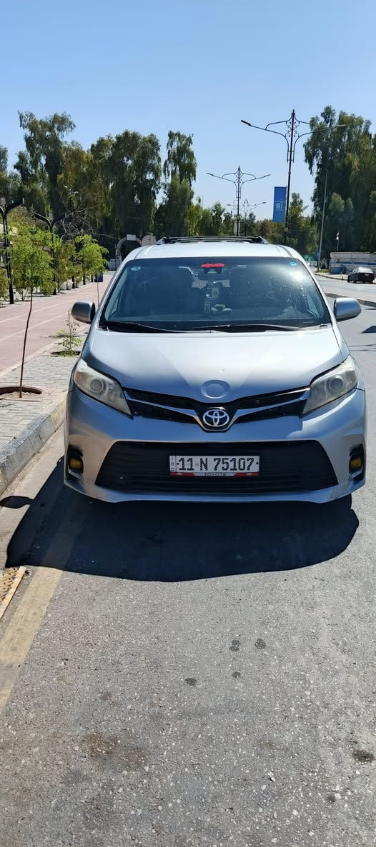 سلام عليكم 
توياتا سينا
موديل ٢٠
مواصفات  Le
حادث بل خارج جاملغ 
بل عراق  هلال خلفي صبغ بسسب شخوط
تايرات جديدة 
حداديا جديد 
محرك كير كفاله عام
رقم بغداد دولي ذ
هزا سنوي جديدة
سعرها190٠$ بيها مجال 
مكان سياره موصل
أي استفسار على ارقم تاليه
***********
***********
