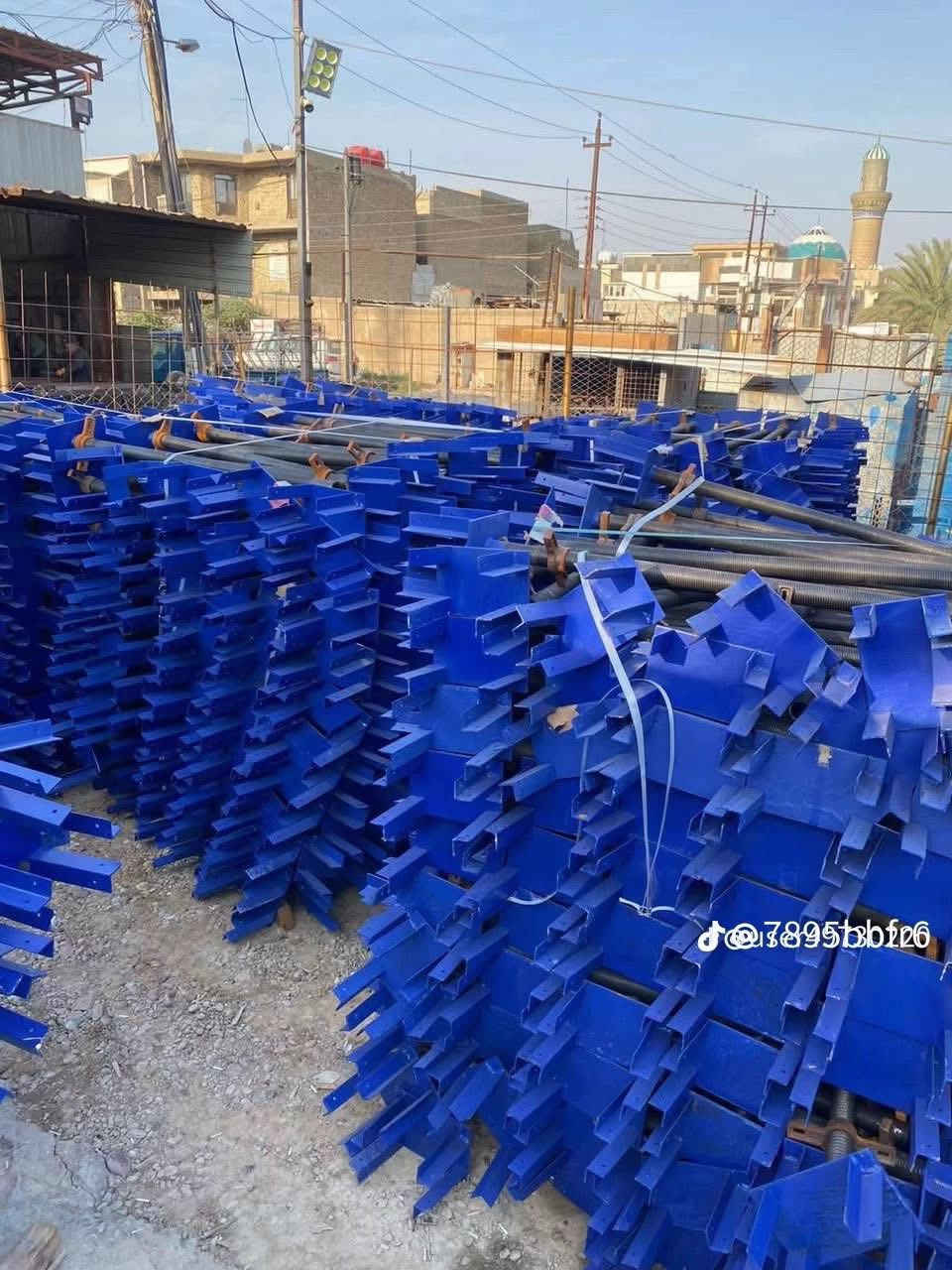 مكتب القدس   لبيع وشراء وايجارً. سكلات  بكافه القياسات جكات  بكافه القياسات ودنك بكافه قياسات يتوفر دراب خشب نوعيه ممتازه وسكله تركيه بكميه مفتوحه وساقولات ونج إيطالي حادلات وكمبكتر  قفاز وكاصوصات كونكريت ودريلات تفليش وكورات تثقيب 
العنوان باب الشرجي ساحه الطيران 
وتوصيل كافه المحافظات 
***********سيف اللامي
