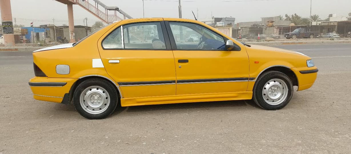 سمند موديل 10 سنويه جديده تبريد ثلج امصفره هيئه او غرامات سياره مال جناي كامله نقص مبيها كير مكينه خير من الله سياره كامله وين متريد شغل وطلع داخلها جلد داخل دشبول ابطاين فول مسجل كهرباءيات لايت بك لايت كله شغال رقم بغداد السعر 32بيها 
مكان ديالى رقم الهاتف ***********
