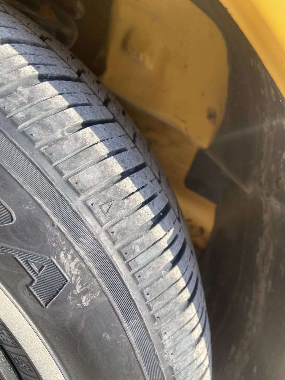 مرخصت الادمن طيبه موديل 15 ماشيه 140 حقيقي سياره جديده كلش بيها شبرين صبغ فقط  5 تايرات جدد خط ابيض دوشمه سفريات فيت بم اصلي لايت زنون كلوبات كله لد بيها سياره جاهزه ع اخير كلش صدر جديد مانقصها برغي كير مكينه شرط ممفتوحات لهسه نعومه فول سياره متعوب عليها كلش  رقم بغداد بسمي مكان سياره حي اور بغداد سعر اتصل وستفسر رقمي ***********
