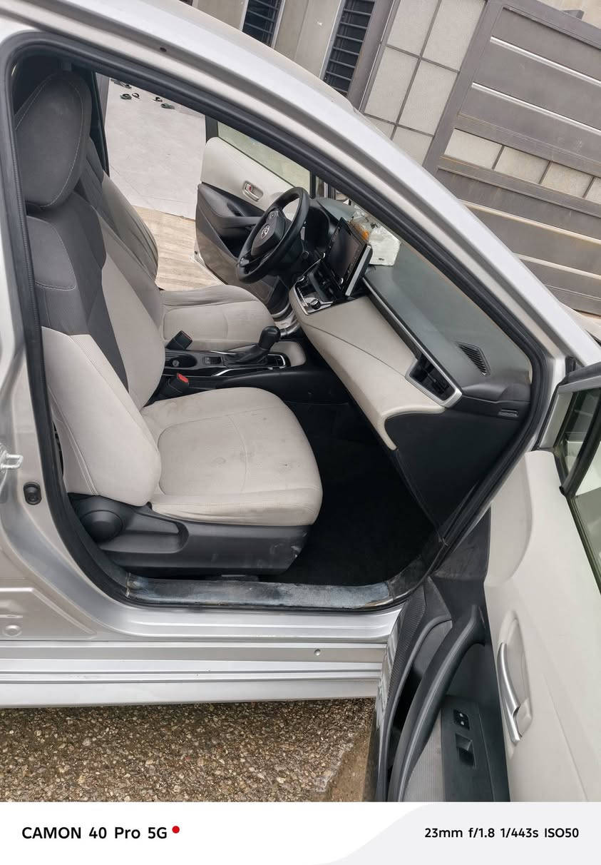 سلام عليكم
كورلا ٢٠٢٠ لون سلفر ماشي ٥٩الف ميل
سعره ١٥٣
***********
صبغ أقل من نص بونيد والباقي بدون صبغ
رقم اربيل جدید و سنويه لحد اواخر ٢٦
