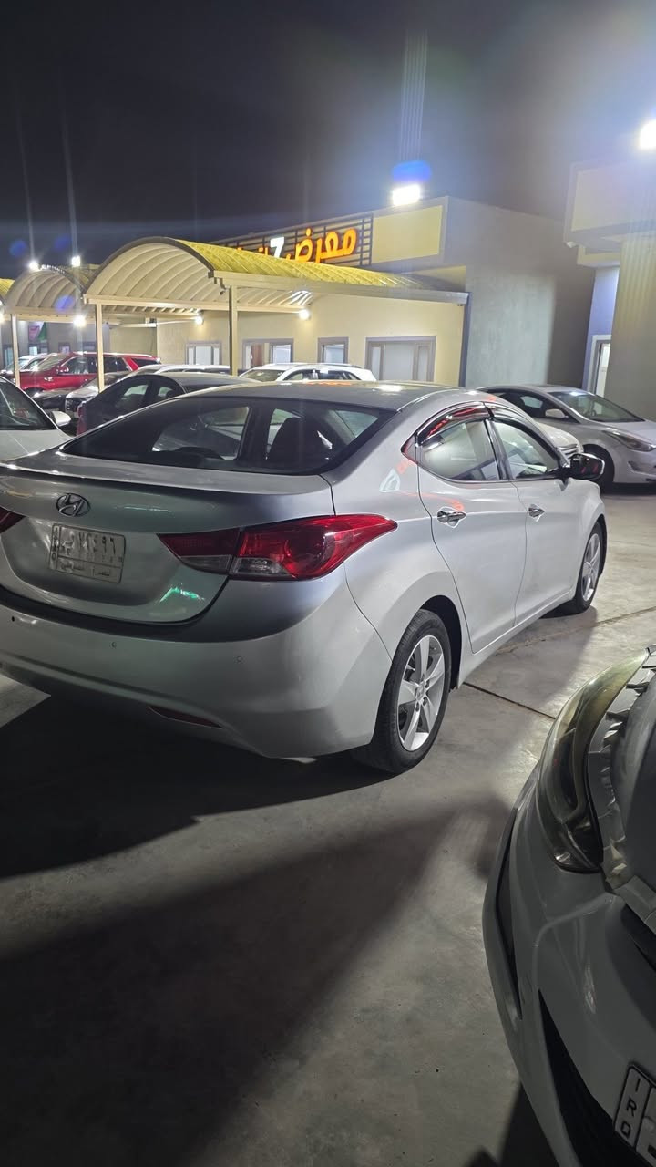 النترا وارد كوري محرك ١٦٠٠ دوش سياره مكفوله من الضربه وتبدل جاهزه من كلشي مابيهه اي نقص محرك وكير وحداده وتبريد شرط الفحص سعر ٨٥ سنويه جديده عنوان بصرة هاتف *********** مديل ١٢
