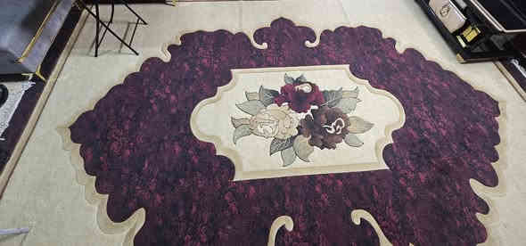 السلام عليكم عندي زوالي درجة اولى مستعمل قليل 
للون البنفسجي 4×3
للون البرتقالي 4×3
سعر الوحدة 150الف وبيهن مجال 
وعندي زولية ٥×٤ للون ماروني عل اوف وايت سعرها 200الف وبيها مجال بسيط 
مكان بغداد 
الرقم ***********
